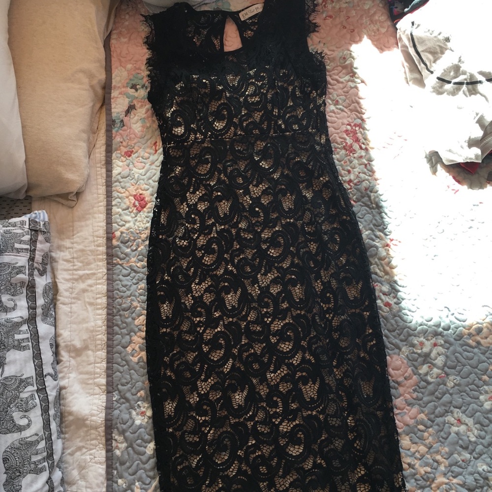 Bodycon lace  midi dress